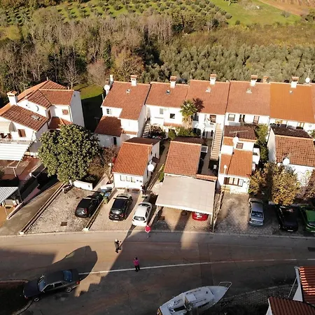 Apartment Dragana Fap 2+2 Oazis Near The Porec